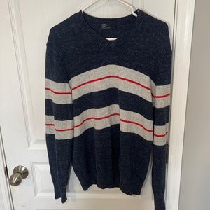 Gap Men’s V-neck sweater